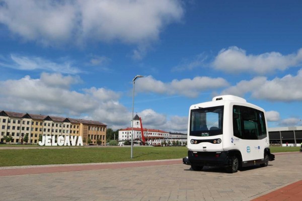 Aizkrauklē un Jelgavā satiksmē izmēģinās autonomos autobusus