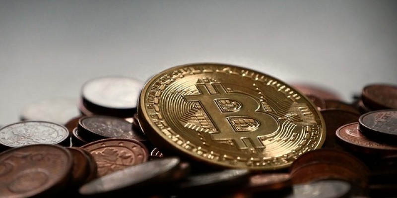 Valstis aktīvi pēta iespēju ieviest savas centralizētas digitālās valūtas