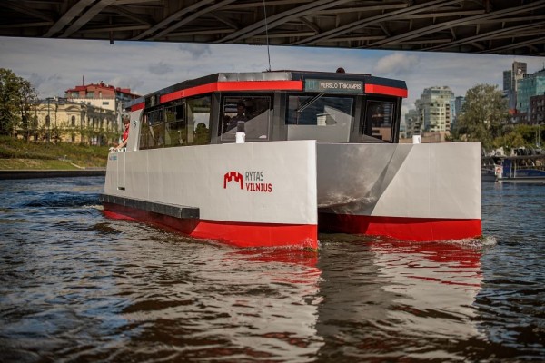 Viļņā kursēs Latvijas uzņēmuma izstrādāts elektriskais sabiedriskais ūdenstransports