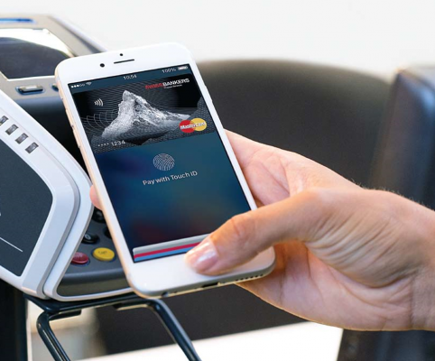 Bezkontakta maksāšanas iespējas ienāk Latvijā