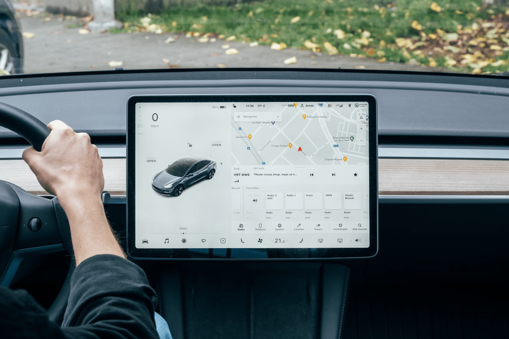 Nākamgad Eiropā varētu kļūt pieejama Tesla Full Self-Drive palīgsistēma